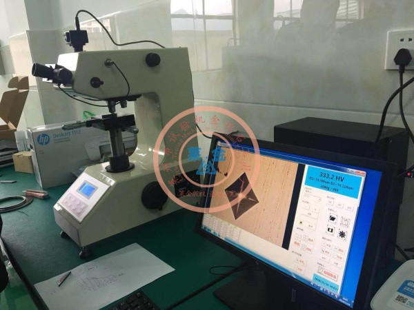 老客户推荐新客户选用我厂HVS-1000A型数显显微硬度计：现场安装照片（图像清晰质感、测试精度高）